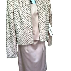 Pink beaded 4 piece Mother of the bride or Easter outfit in Size 6. Mint cond.